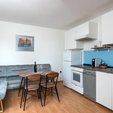 ホームステイ Casa Meazza-apartman Bianco メドゥリン